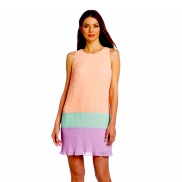💥Danna Morgan sleeveless Side pleated  Dress 12 - Picture 1 of 8